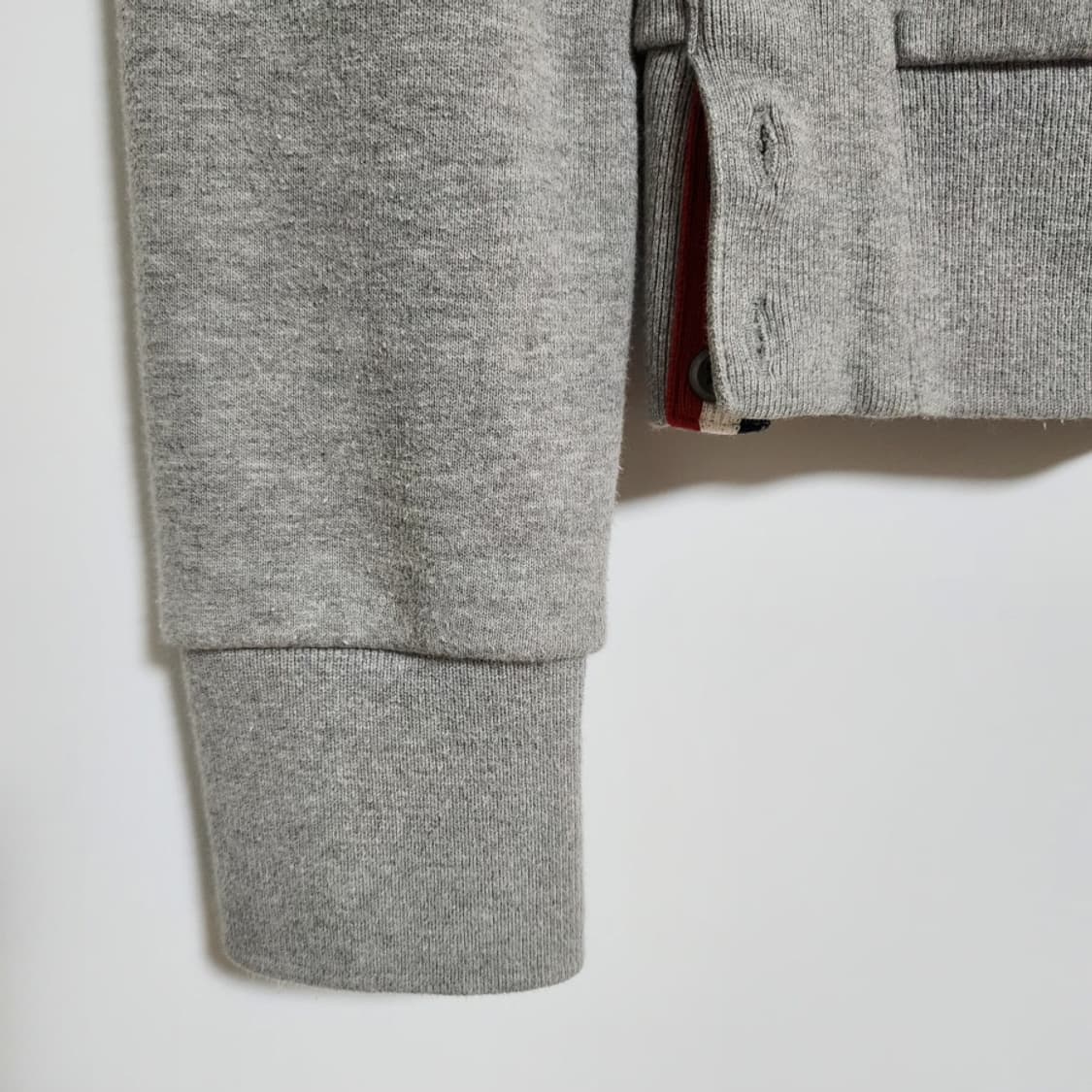 [40] 톰브라운 사선완장 스티치 여성 맨투맨 FJT002A 상품이미지6