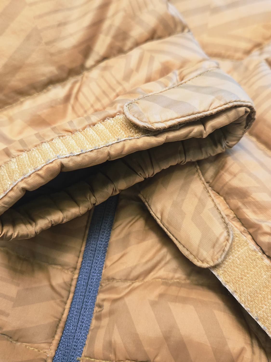 버그하우스 berghaus 거위털 경량 다운 자켓 (95)

 상품이미지3