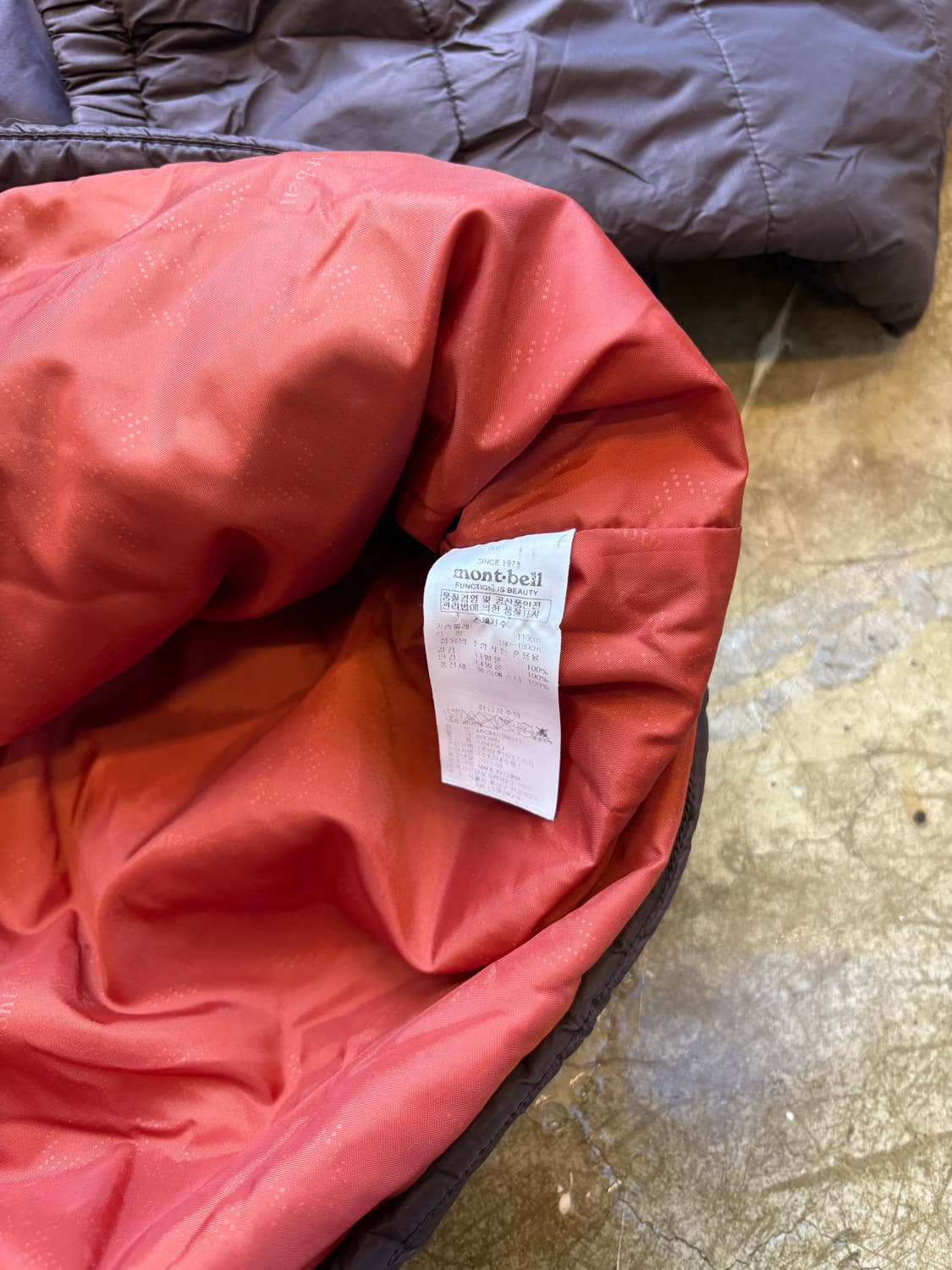 몽벨 montbell 브라운 경량 패딩 상품이미지5