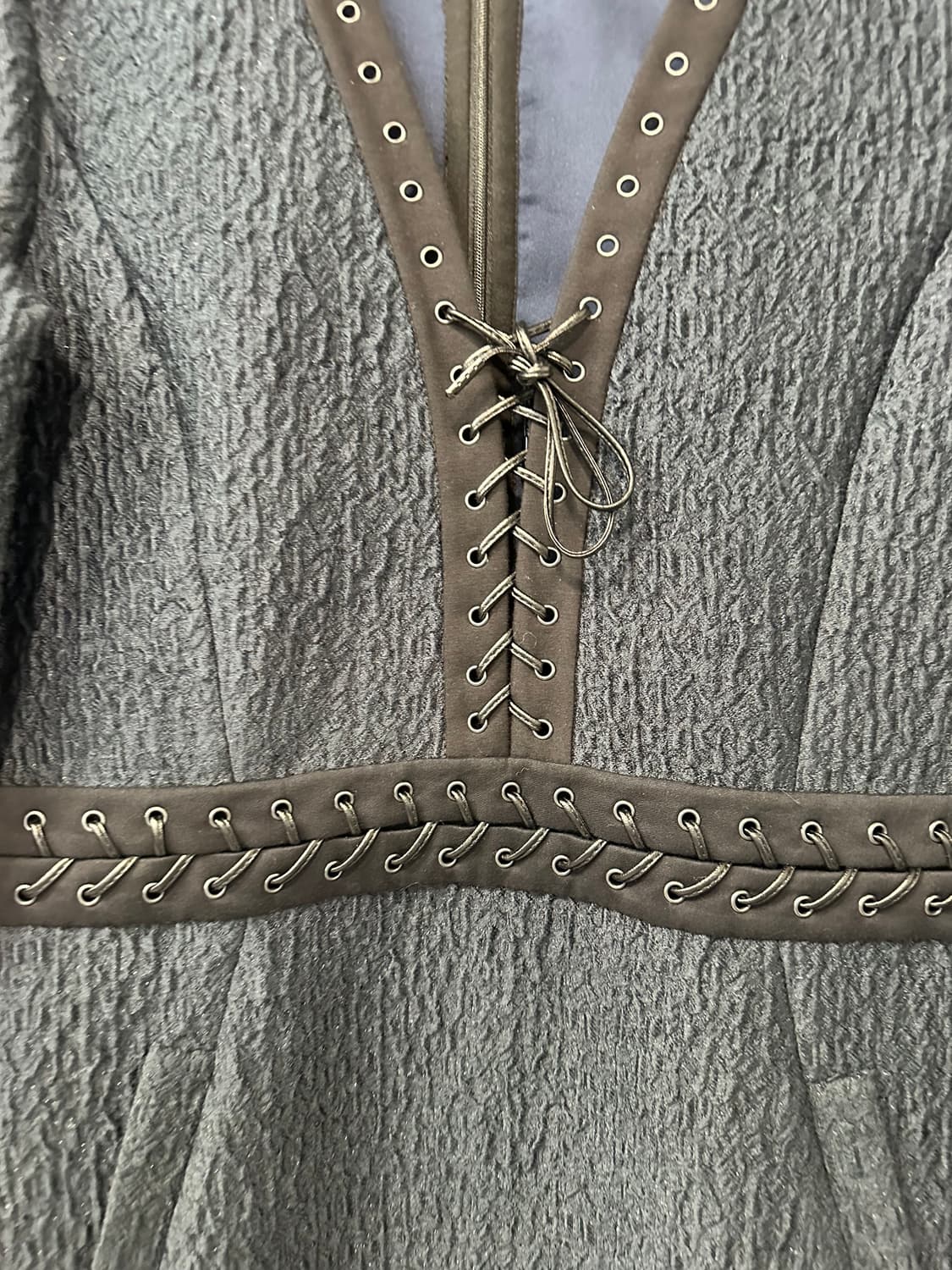 BCBGMAXAZRIA 레이스업 프린지 원피스 상품이미지3