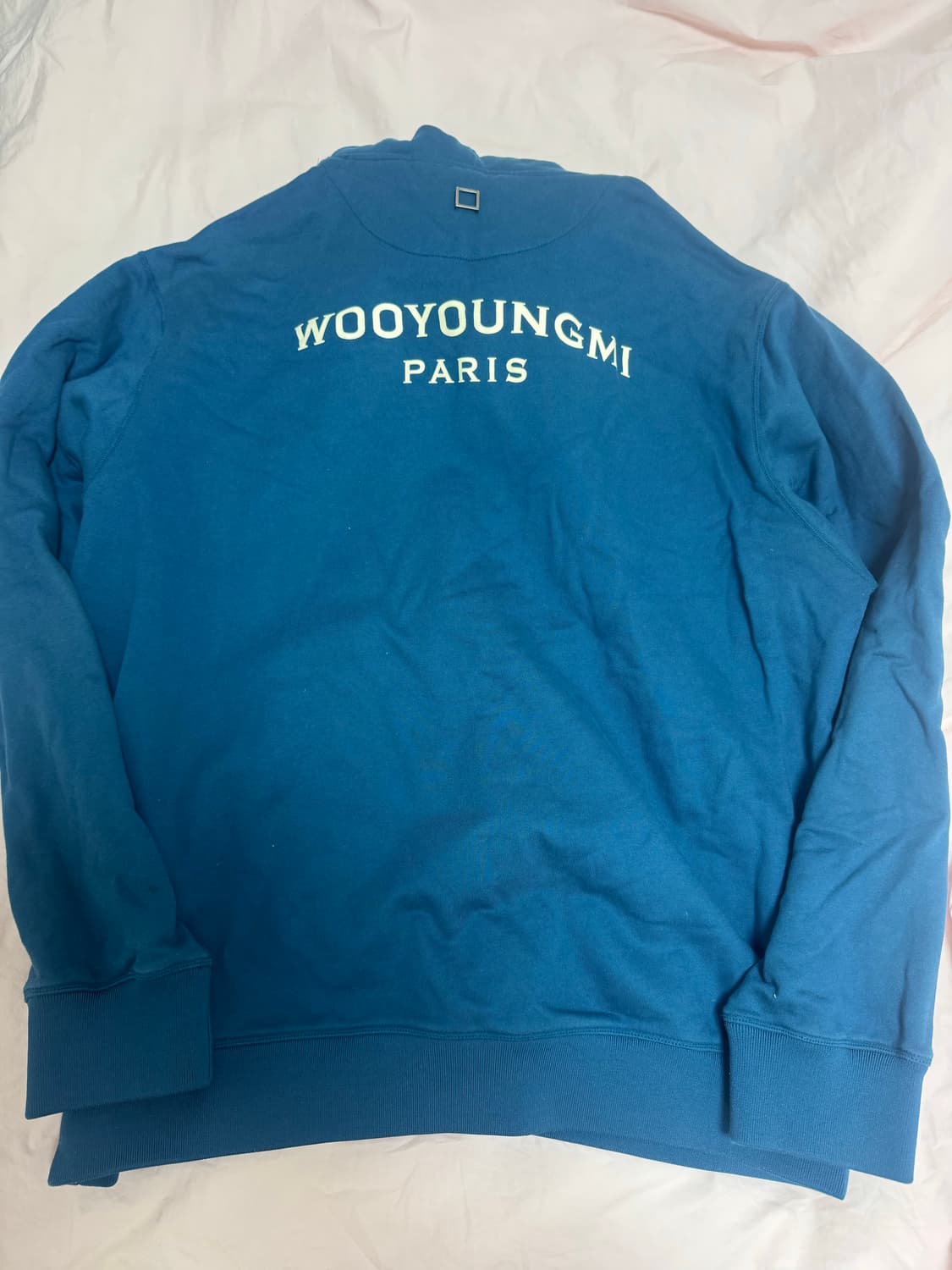 우영미 22fw 백로고 후드티 블루 상품이미지2