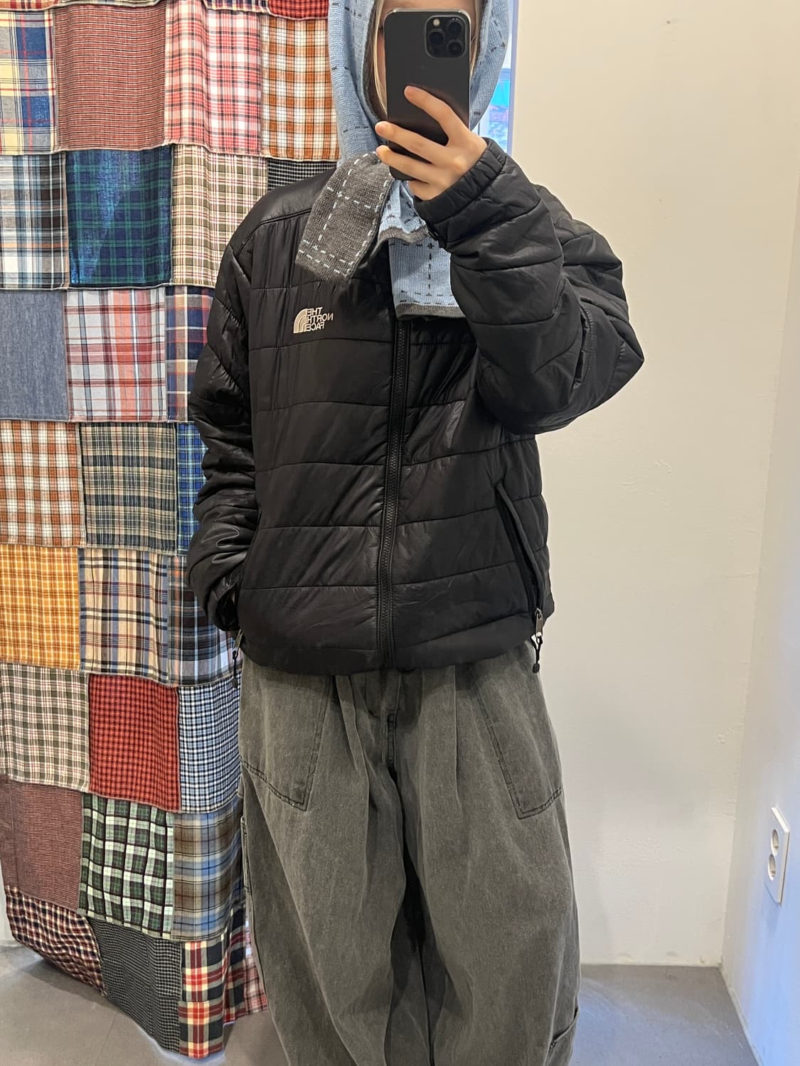 노스페이스 블랙 경량패딩 상품이미지3