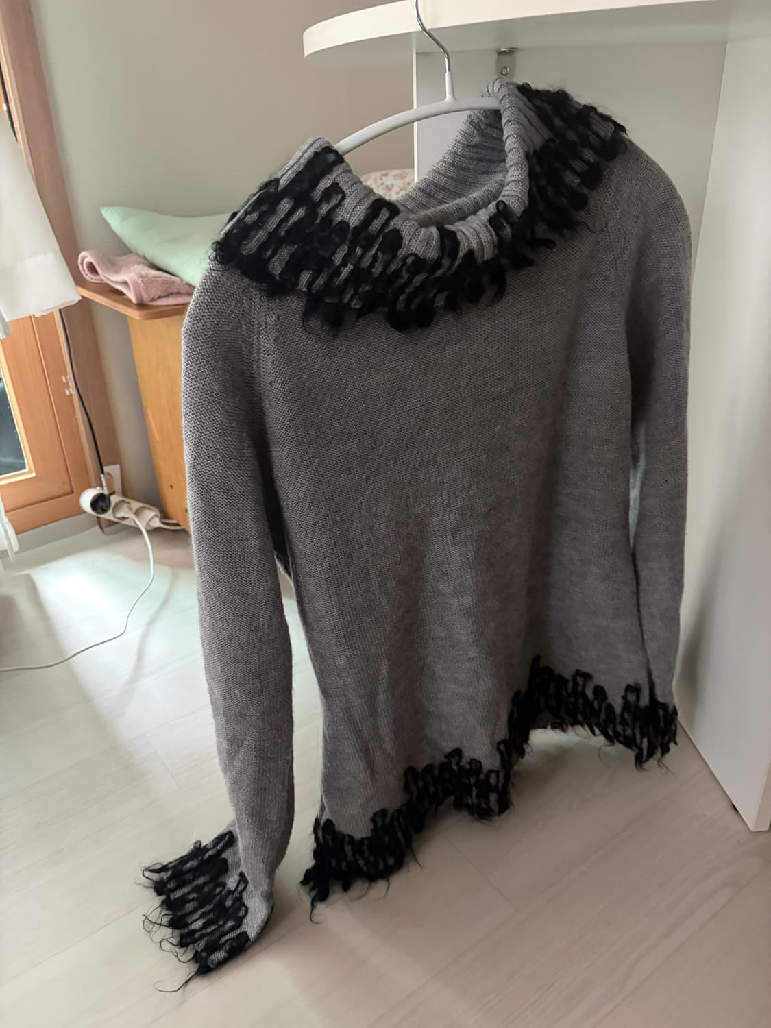 터틀넥 니트 상품이미지1