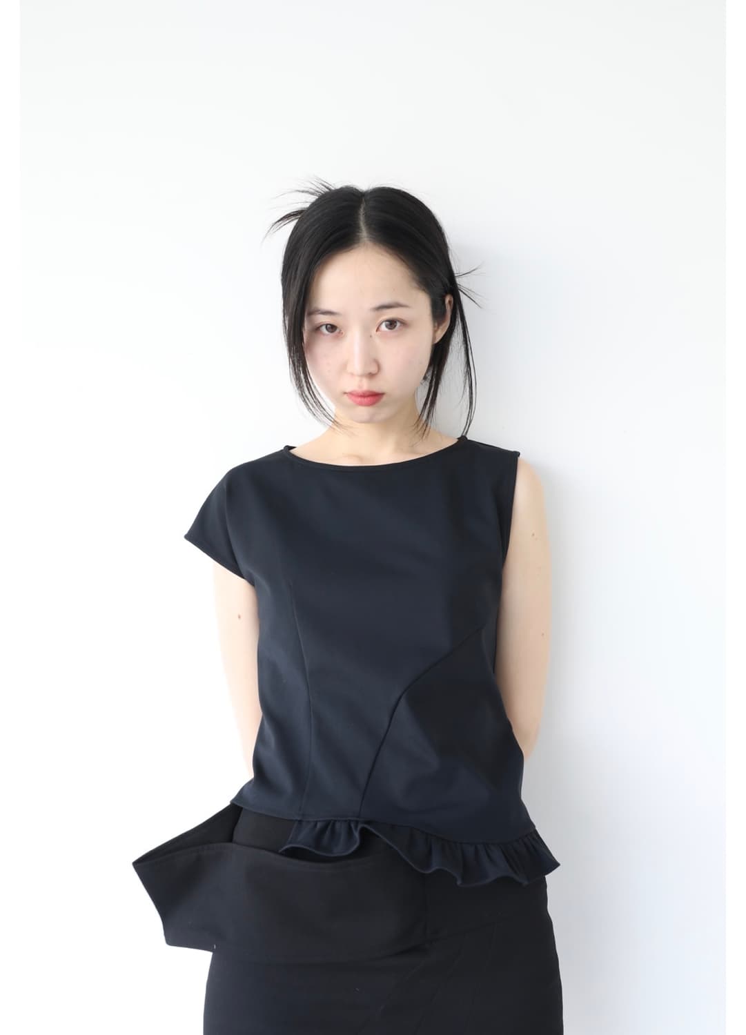 바하윤 UNBALANCE SLEEVE TOP 언발란스 슬리브 탑  상품이미지1