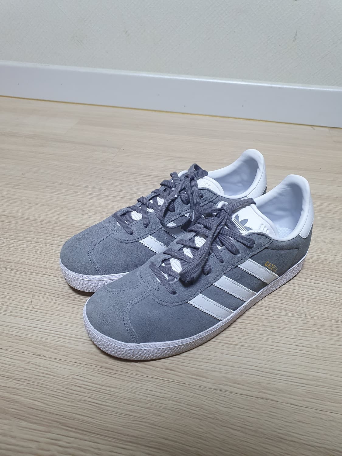 아디다스 가젤 스웨이드 그레이 스니커즈 250 상품이미지4