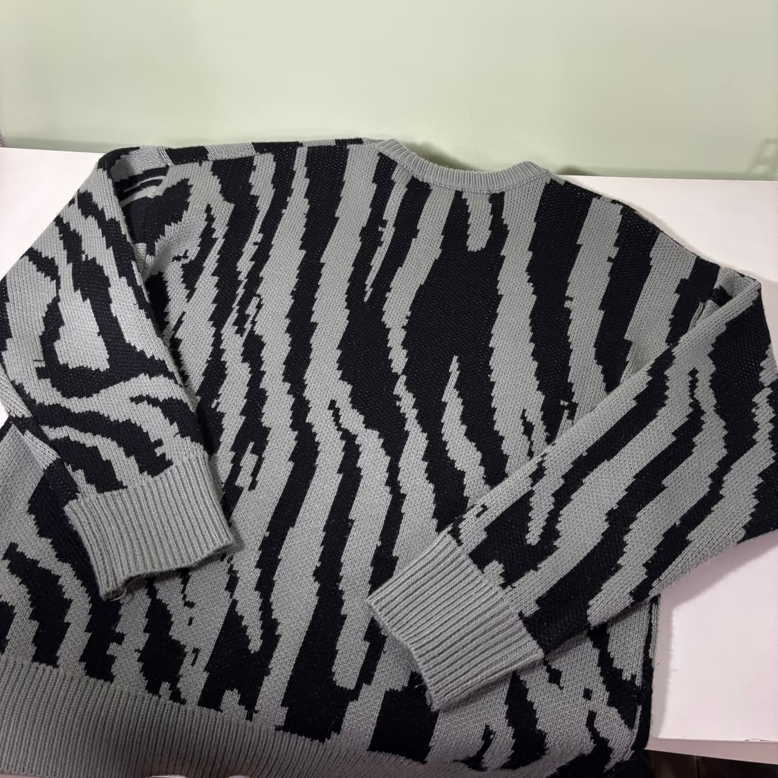 M BANGOULUO 검회 루즈오버핏 라운드 썬더니트 상품이미지3