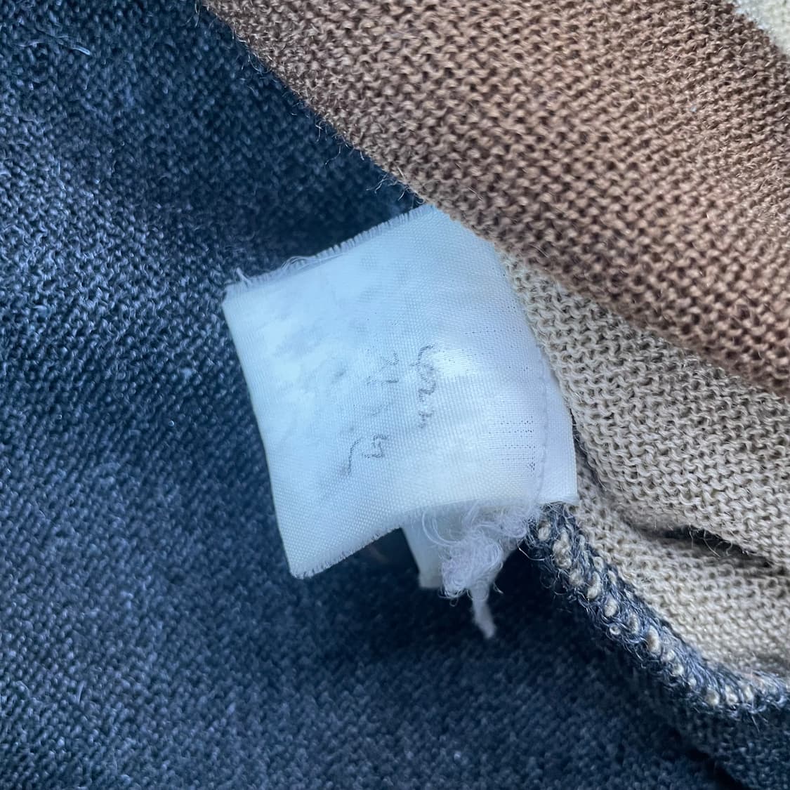 입생로랑 ysl 자수 로고 스트라이프 가디건 상품이미지4