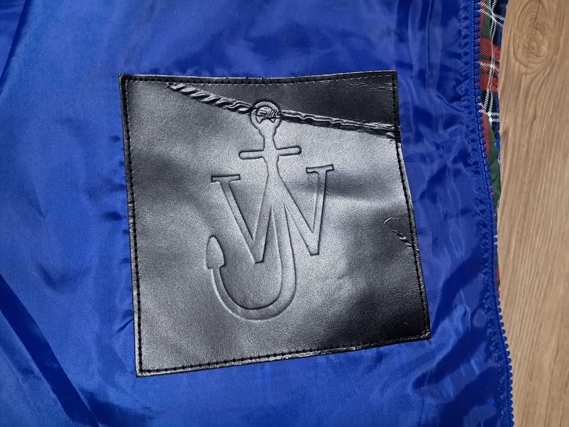 유니클로 JW앤더슨 패딩 L 상품이미지9