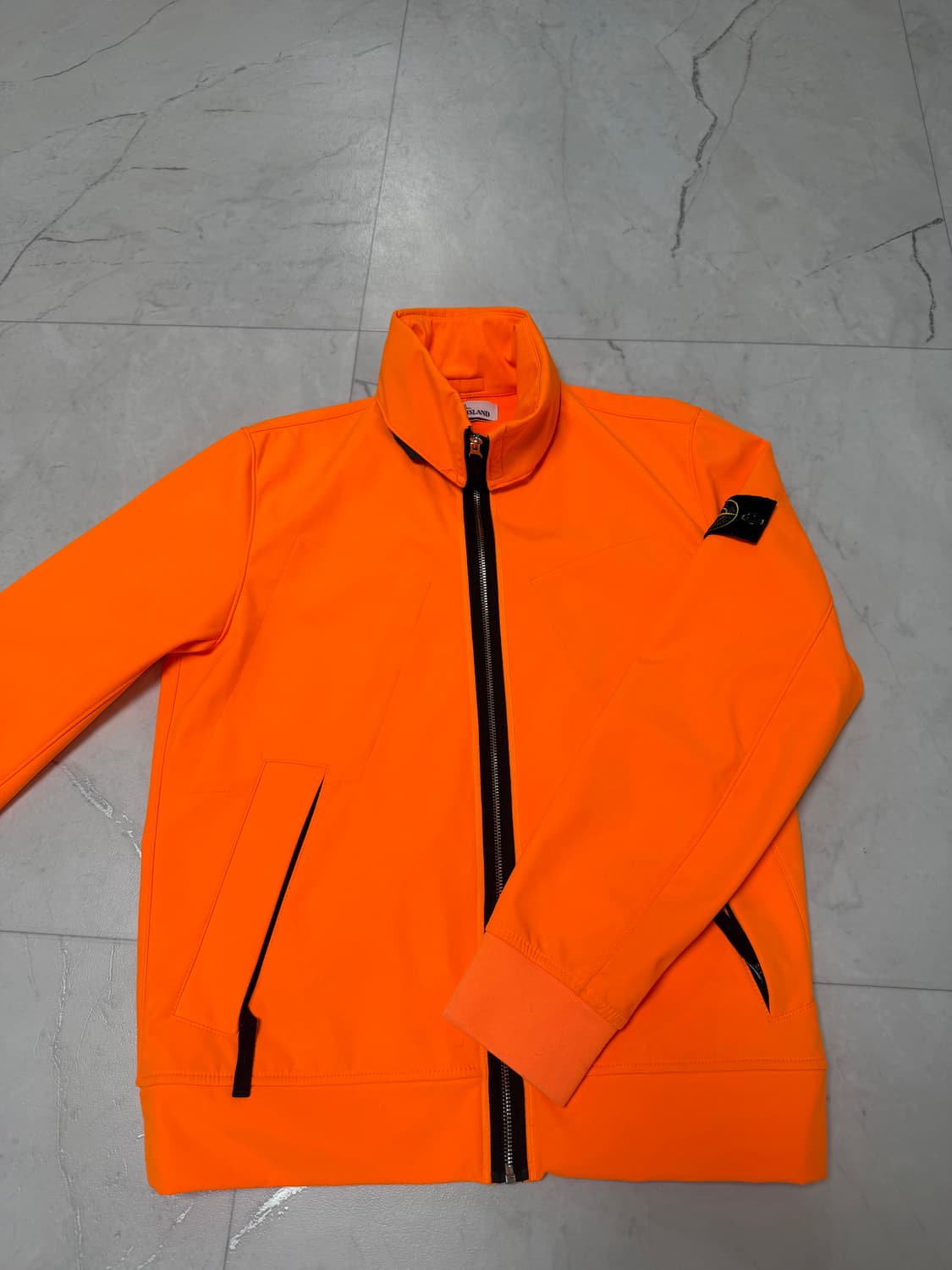 스톤아일랜드 소프트쉘 바람막이 M 상품이미지2