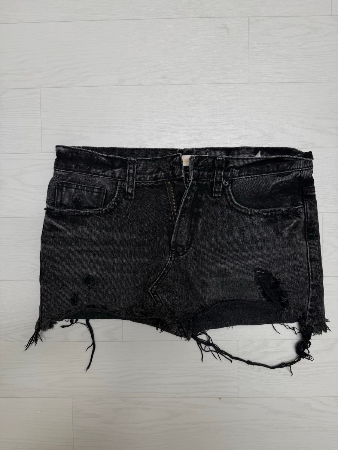 블랙 데님 데미지 미니 스커트 상품이미지1