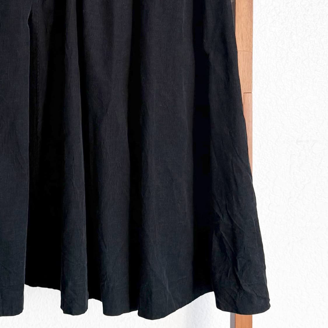 소프트 블랙 밴딩 스커트 상품이미지3