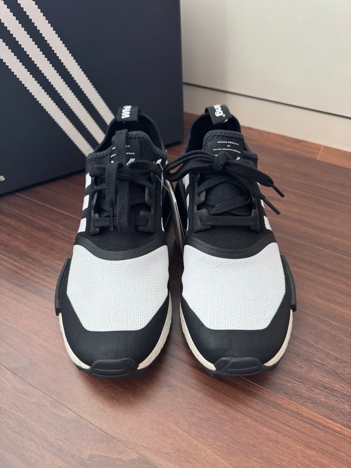 아디다스 오리지널 x 화이트 마운티니어링 NMD 트레일 흰검 상품이미지4