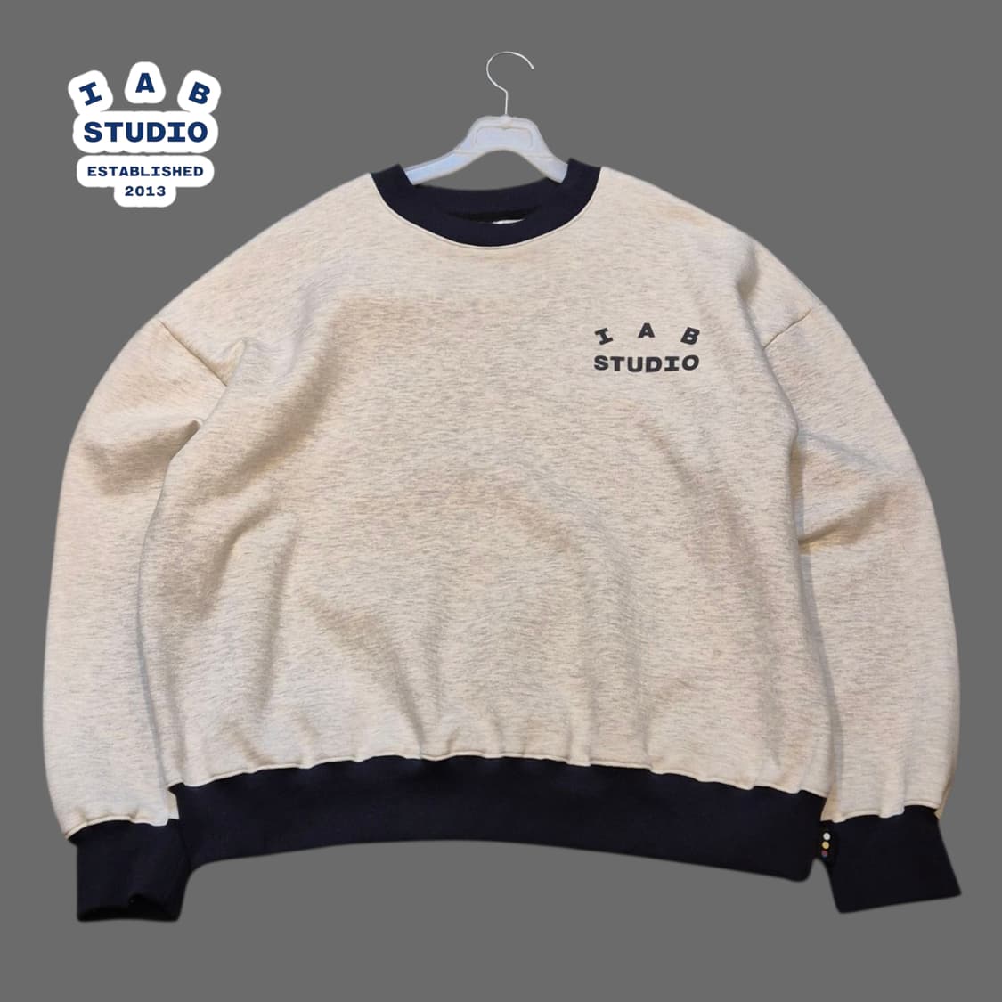 L 아이앱스튜디오 오트밀 맨투맨  상품이미지1