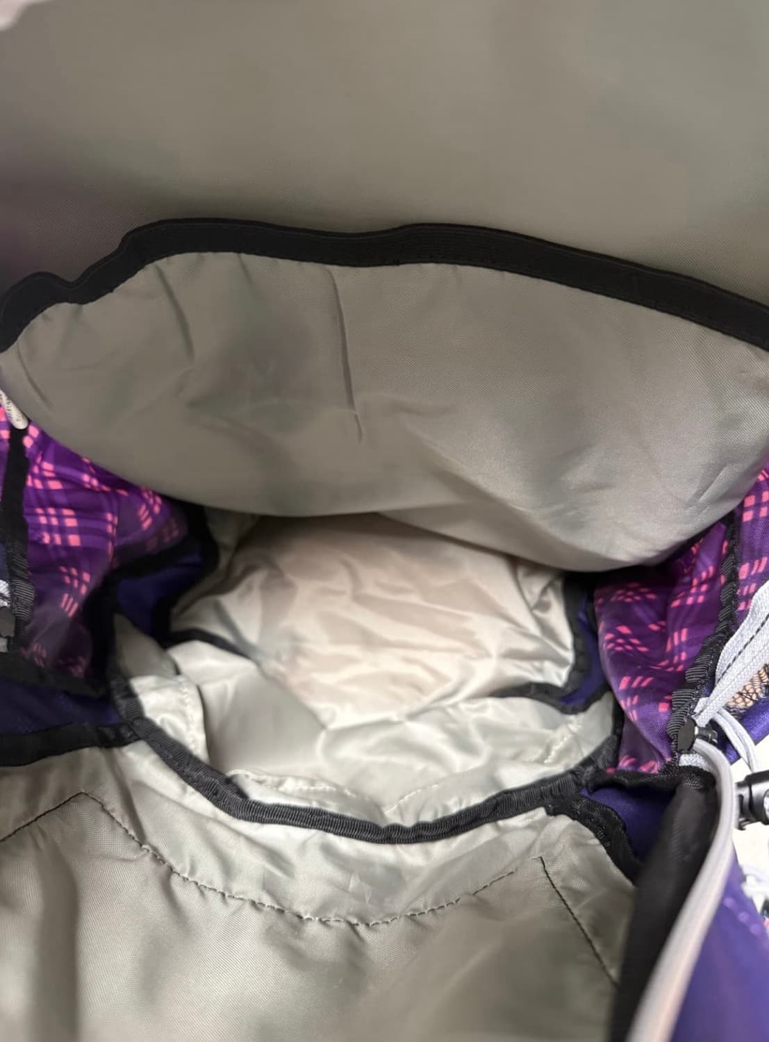 Columbia grape check 25L Backpack 상품이미지5