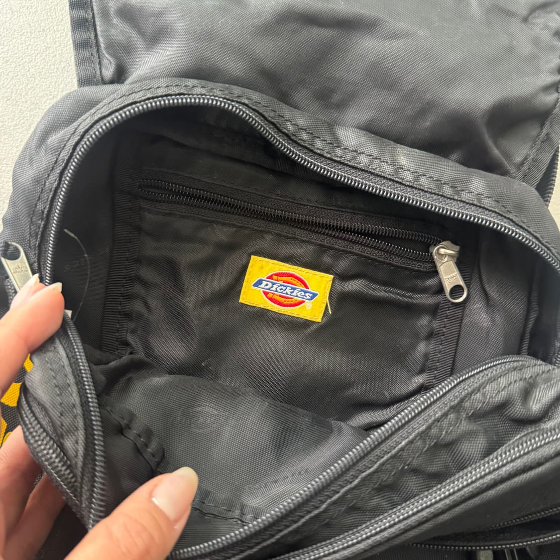 디키즈 미니 백팩 블랙 옐로우 로고 상품이미지3