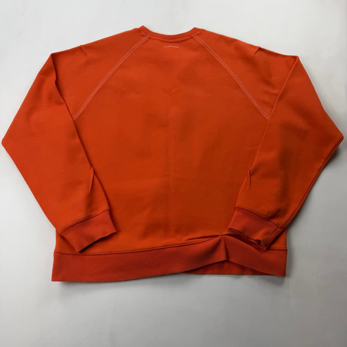 아더에러 2021 fw 언 누보 시스템 컬렉션 맨투맨 오렌지 A1 상품이미지7