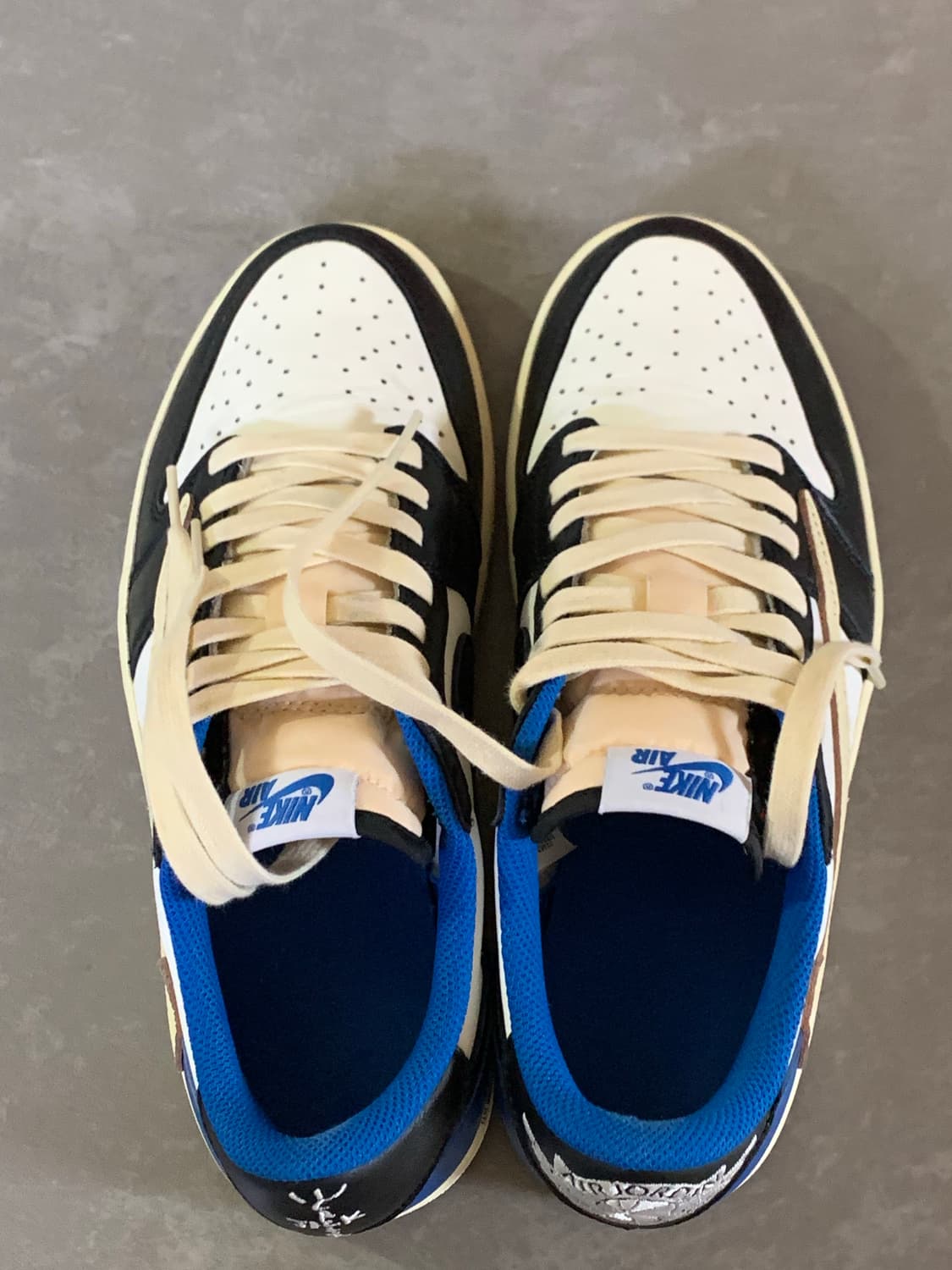 [260]트래비스 스캇 x 프라그먼트 레트로 로우 OG 판매합니다 상품이미지1