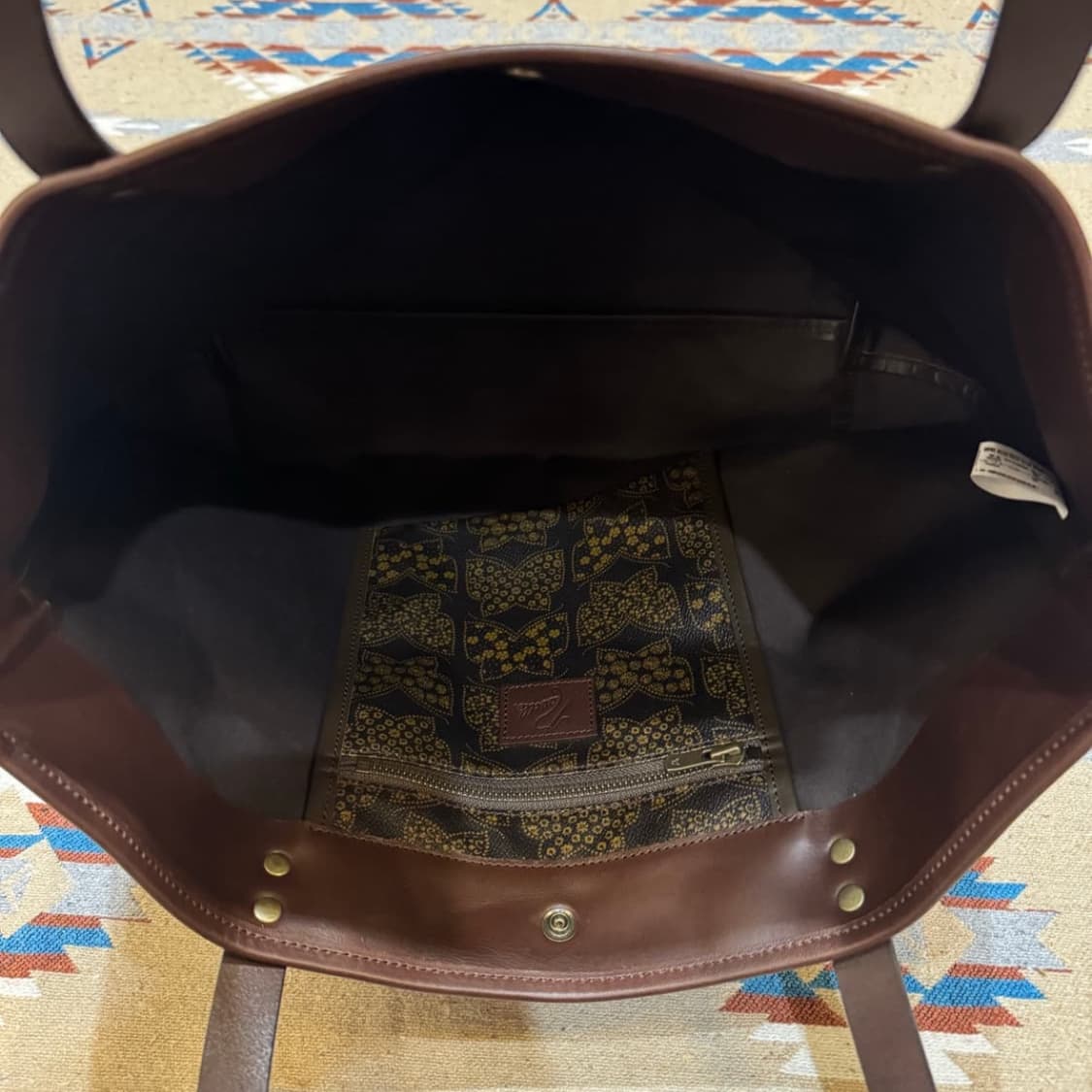 니들스 빠삐옹 PVC 토트백 브라운 상품이미지6