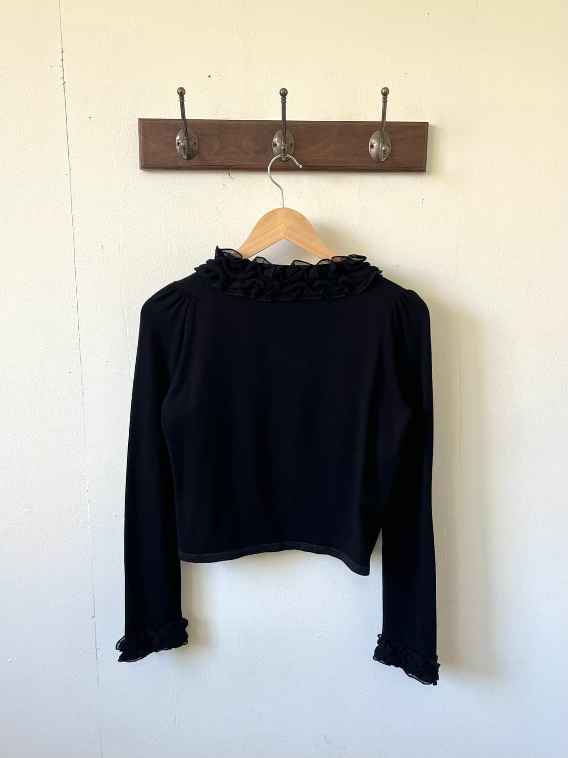 M-PREMIER 프릴 레이스 블랙 숏 가디건 상품이미지3