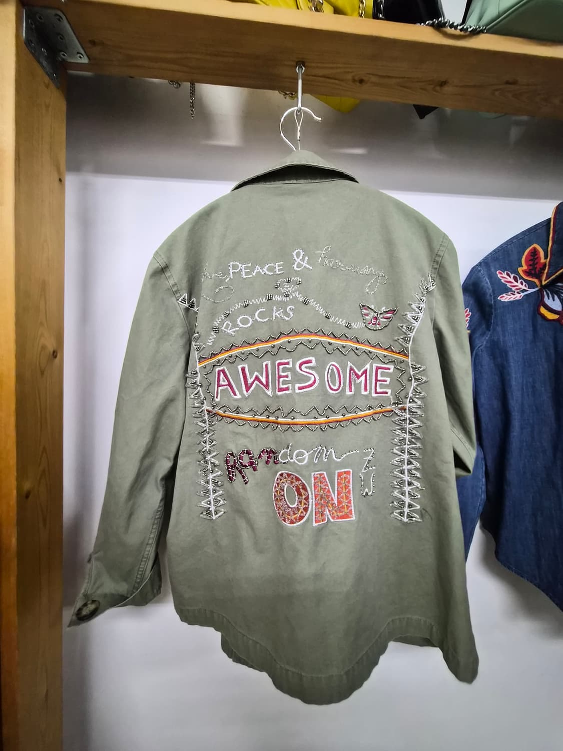 어썸 비즈자수 셔츠 야상 상품이미지2