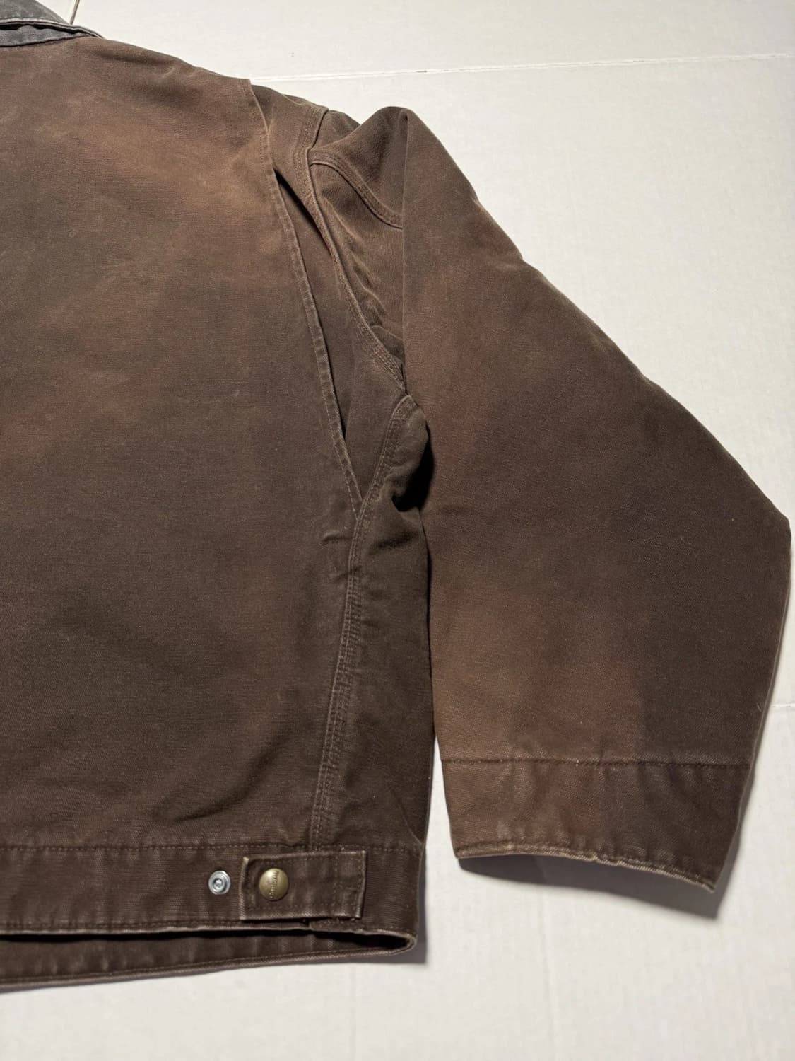 칼하트 J97 디트로이트 마운틴 로럴 커스텀 자켓 다크브라운 상품이미지7