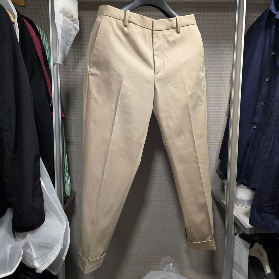 띠어리 테이퍼드 팬츠 베이지 / 32 상품이미지1