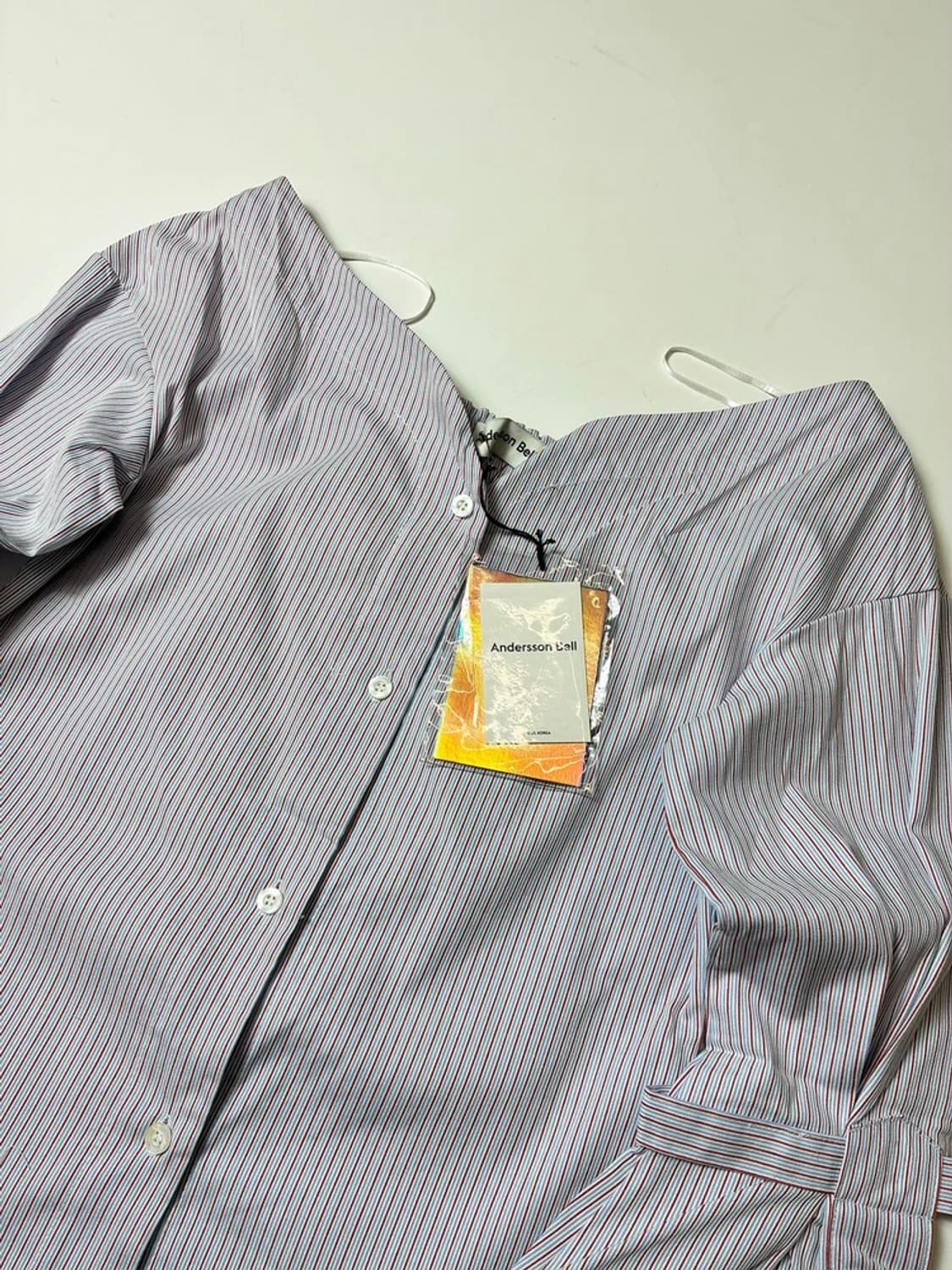 앤더슨벨 오프숄더 스트라이프 벌룬 블라우스 PN8949 상품이미지2