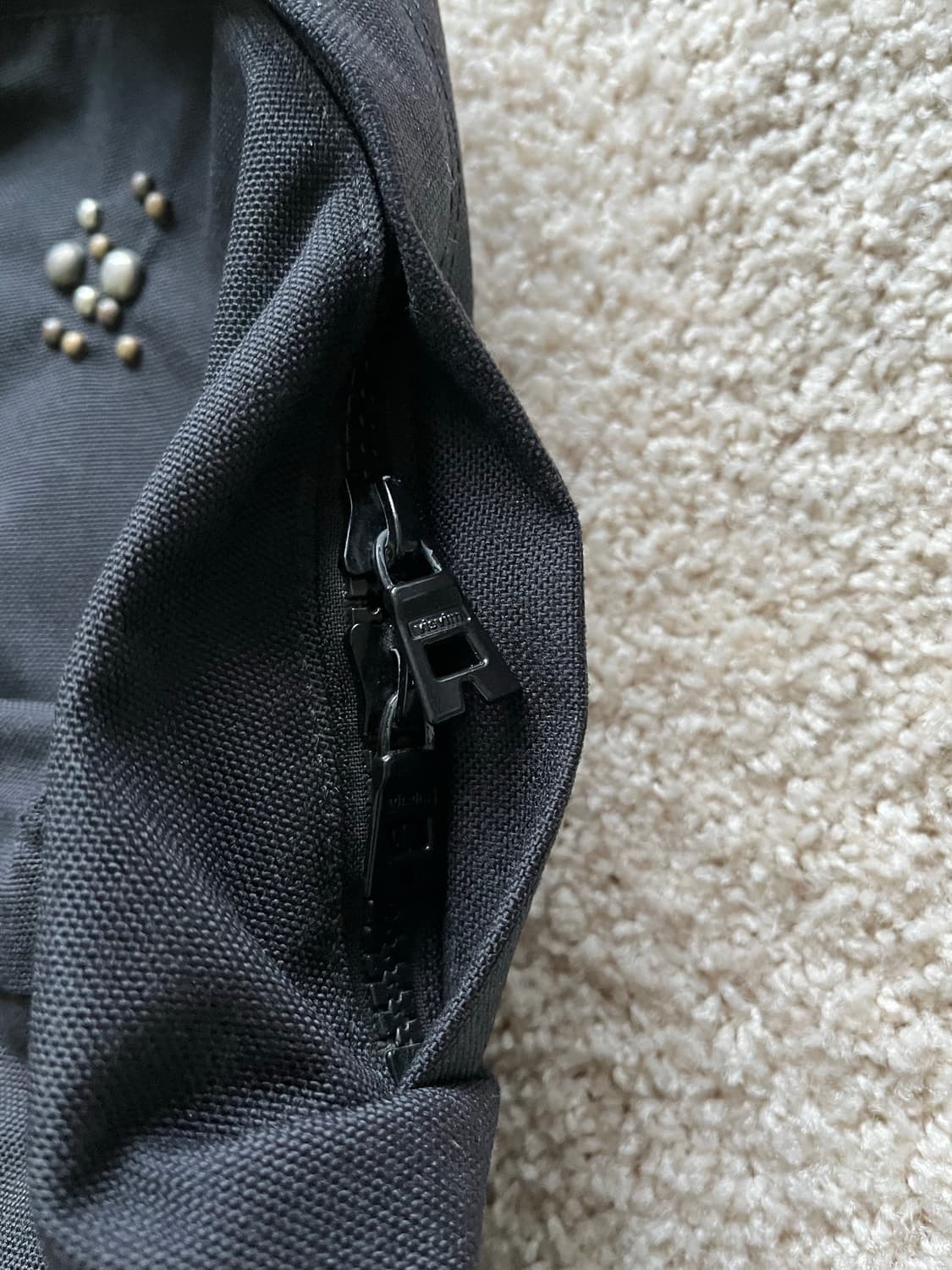 비즈빔 코듀라 22L 커스텀 스터드 백팩 블랙 상품이미지5