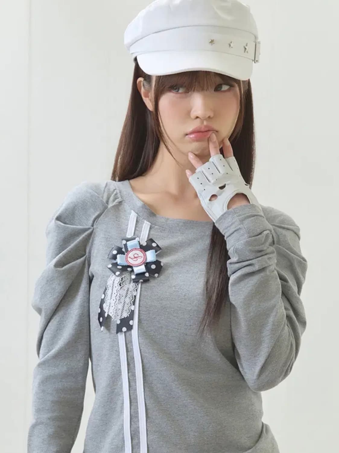 러브이즈트루 로제트 셔링 티 그레이 상품이미지1