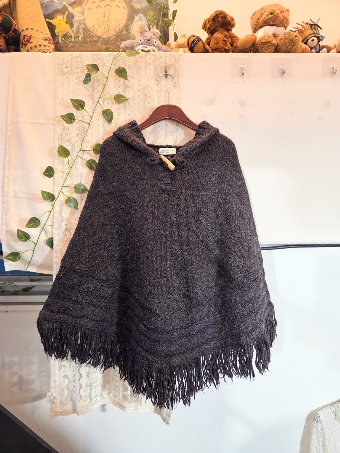 차콜 케이프 후드 니트 상품이미지1