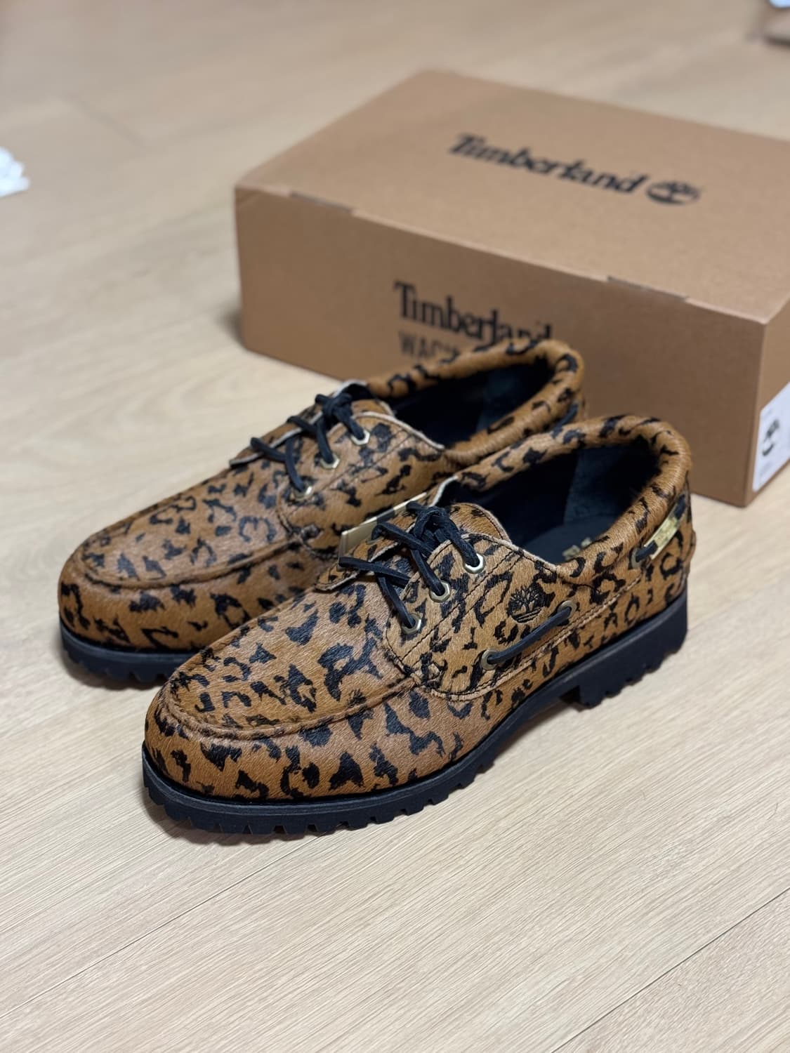 [280] 팀버랜드 x 와코마리아 3아이 클래식 보트 슈즈 레오파드 상품이미지1