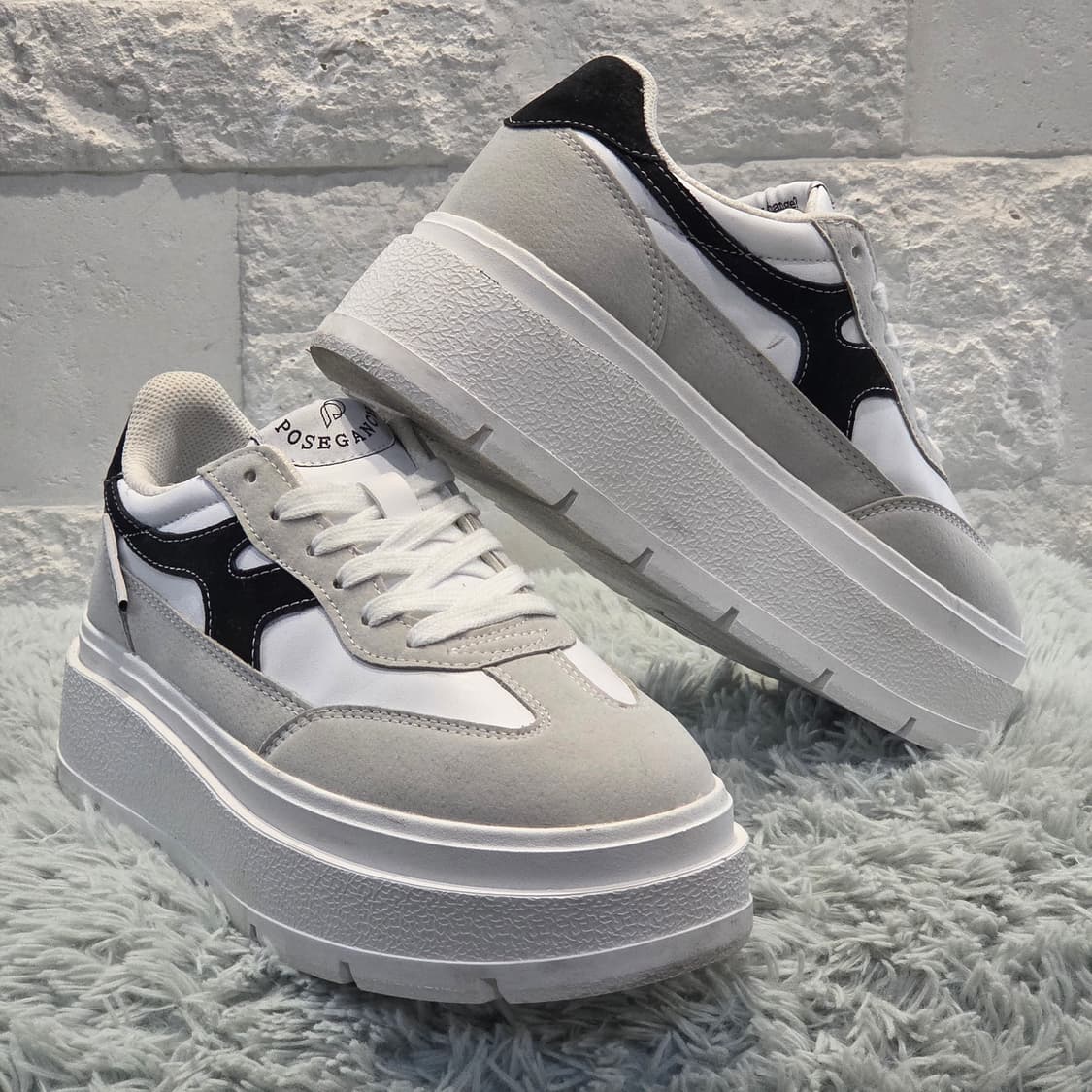 7a-3:포즈 갠치 에코 스웨이드 플랫폼 스니커즈 화이트 블랙 235mm 상품이미지4