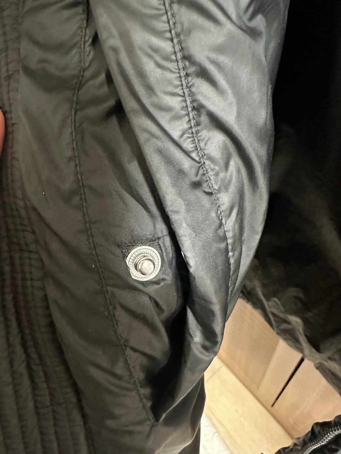 [48] 프라다 10fw 리나일론 패딩  상품이미지3