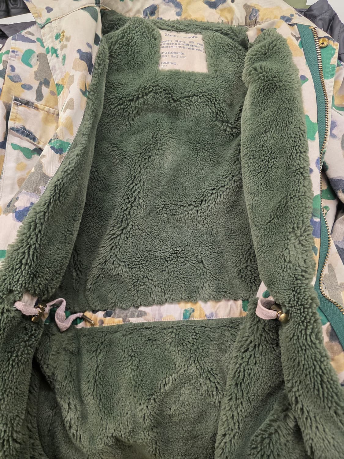 쟈딕앤볼테르 퍼안감 카모야상 겨울자켓.  싸이즈 95. 남자 상품이미지5