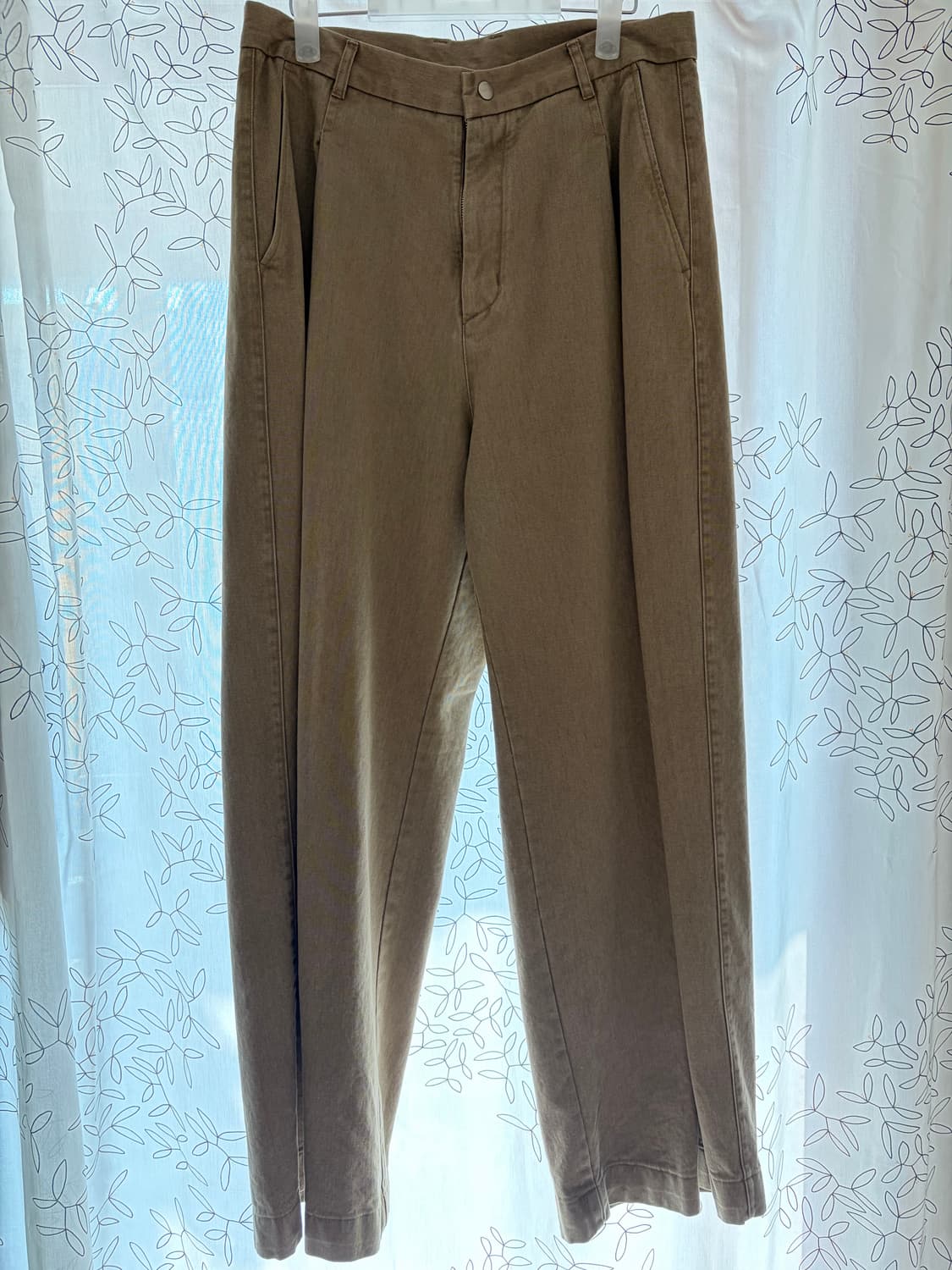 4) 해칭룸 딥 플리츠 트라우져 베이지 상품이미지2