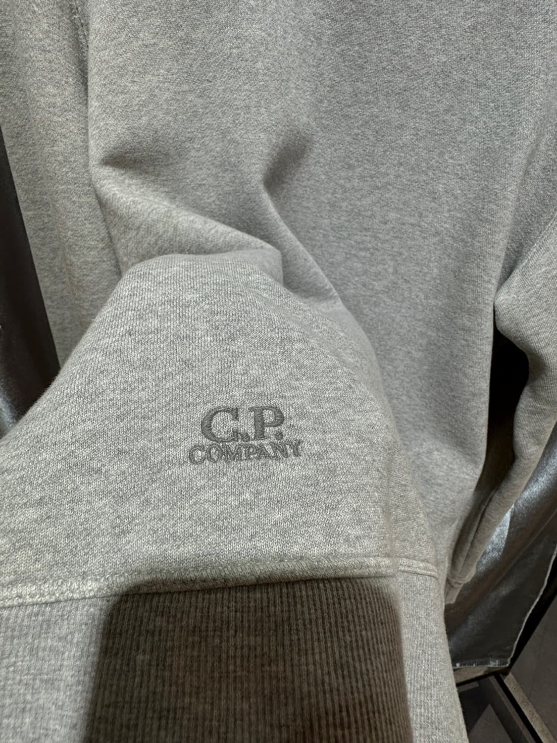 M C.P 컴퍼니 사이드 로고 포인트 맨투맨 상품이미지5