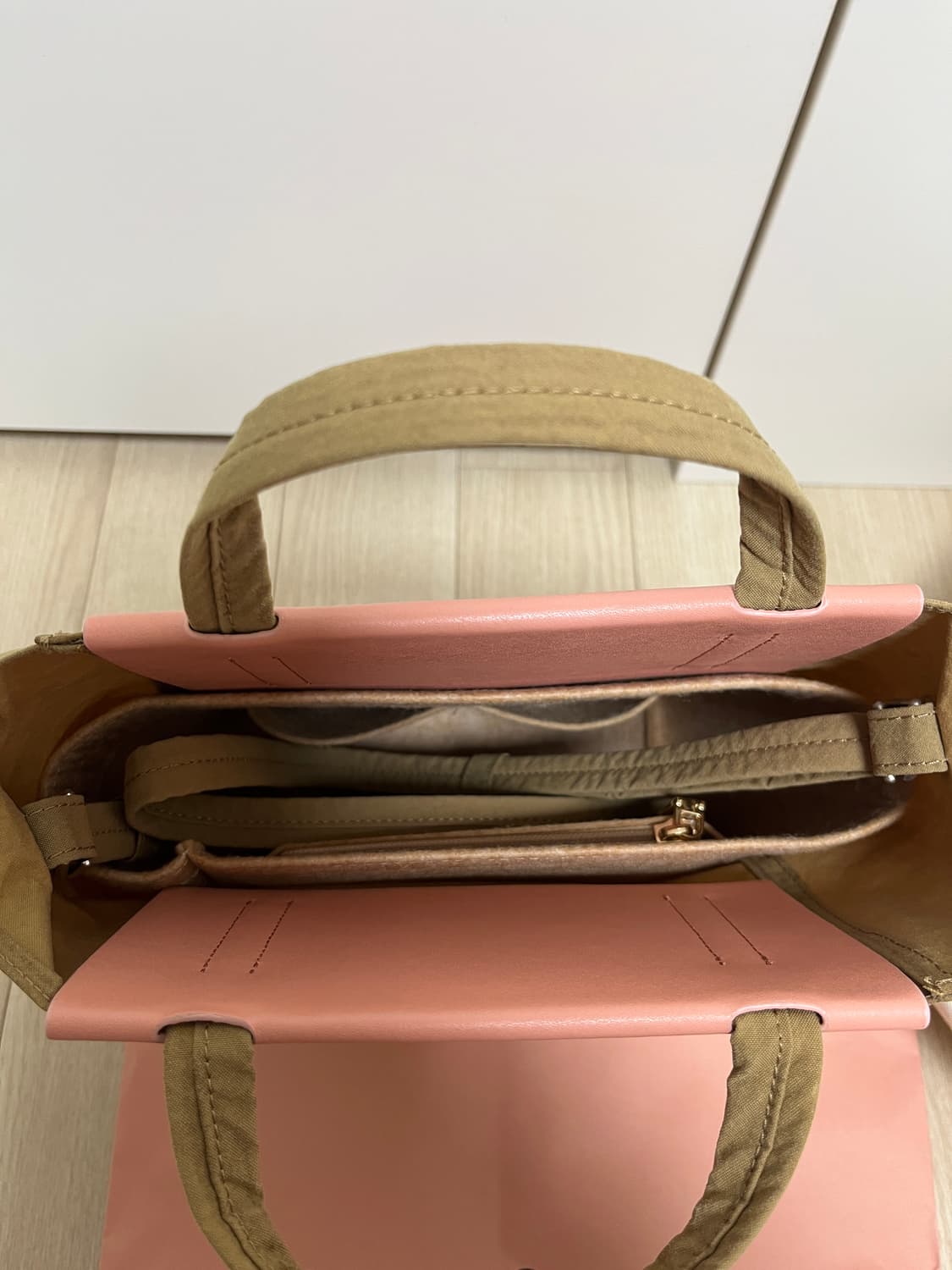 아크네 스튜디오 베이커 아웃 미니 토트백 브라운 핑크 상품이미지5