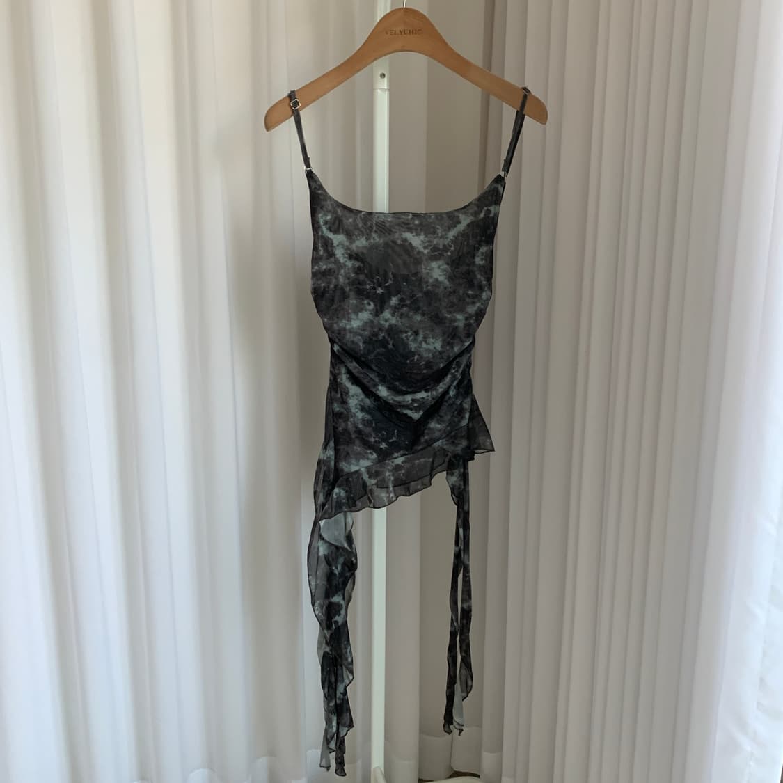 KULU STUDIO 빈티지 패턴 언발란스 프릴 탑 나시 상품이미지2