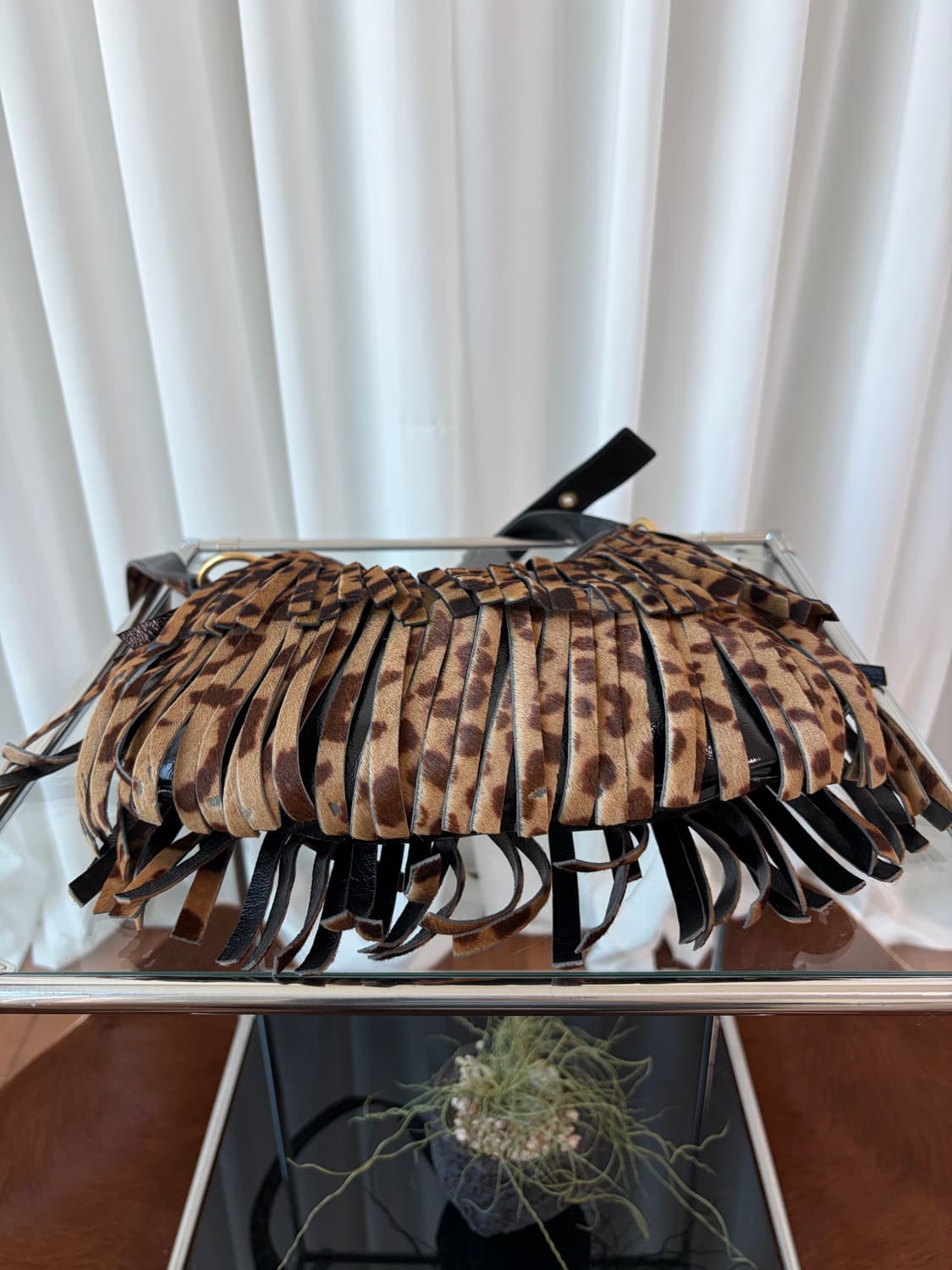 Rare 생로랑 레오파드 송치 몸바사 프린지 숄더백 상품이미지9