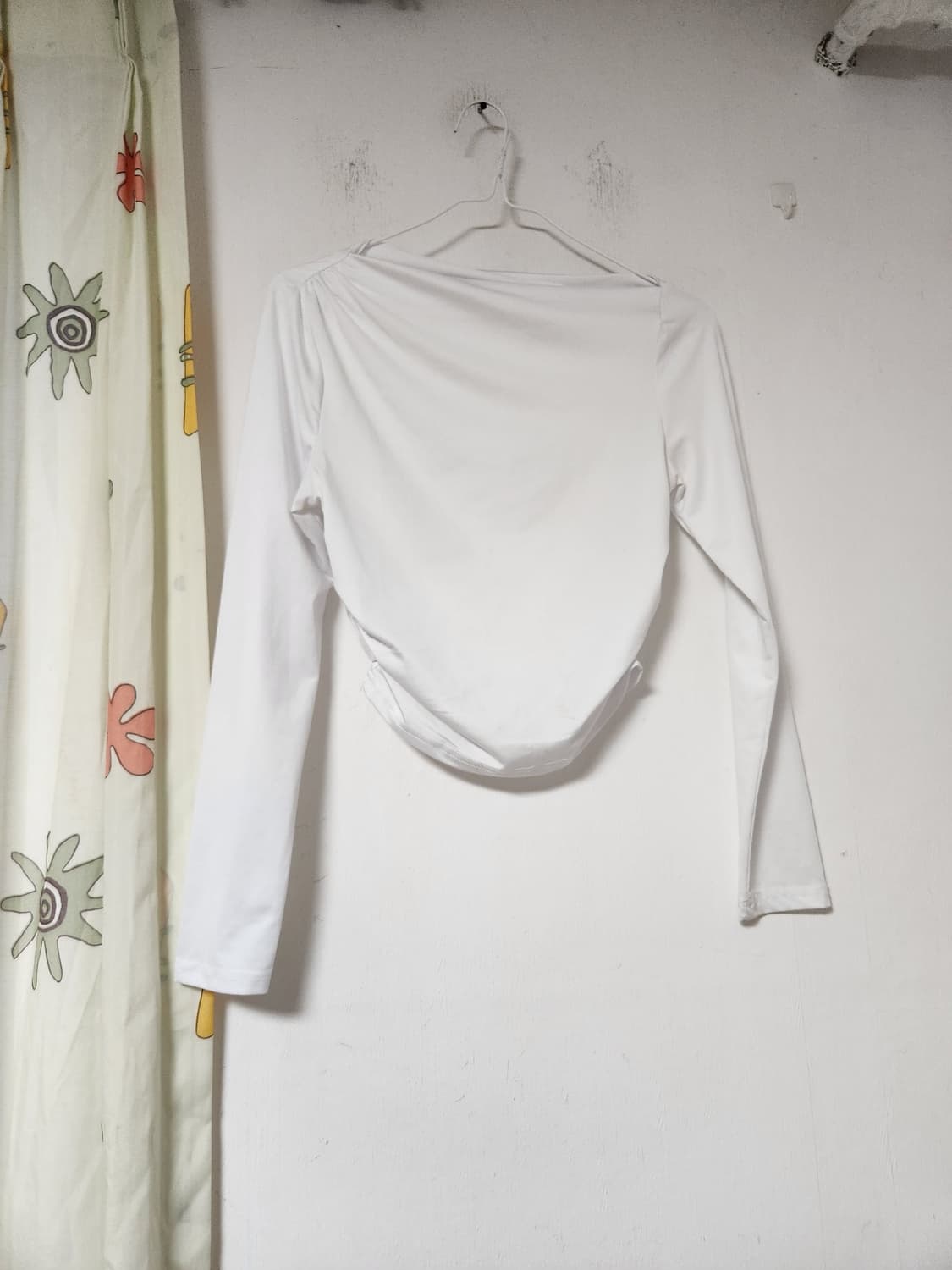레쉬가드 화이트 긴팔 셔링 블라우스F 상품이미지1