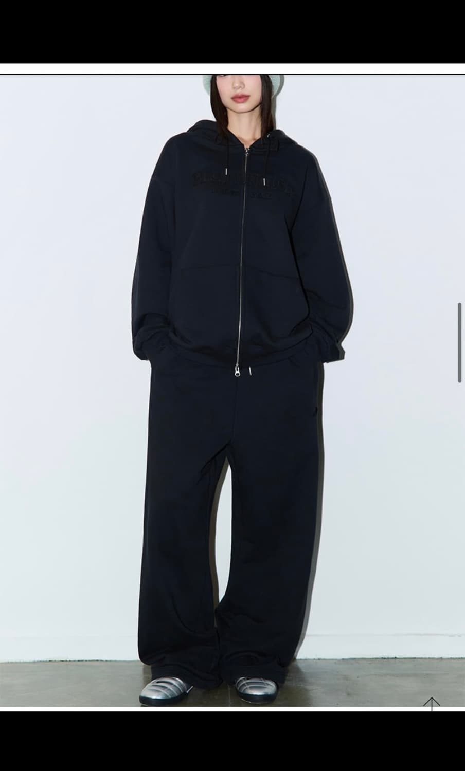 러브이즈트루 구효민 트레이닝 팬츠 팝니다 상품이미지1