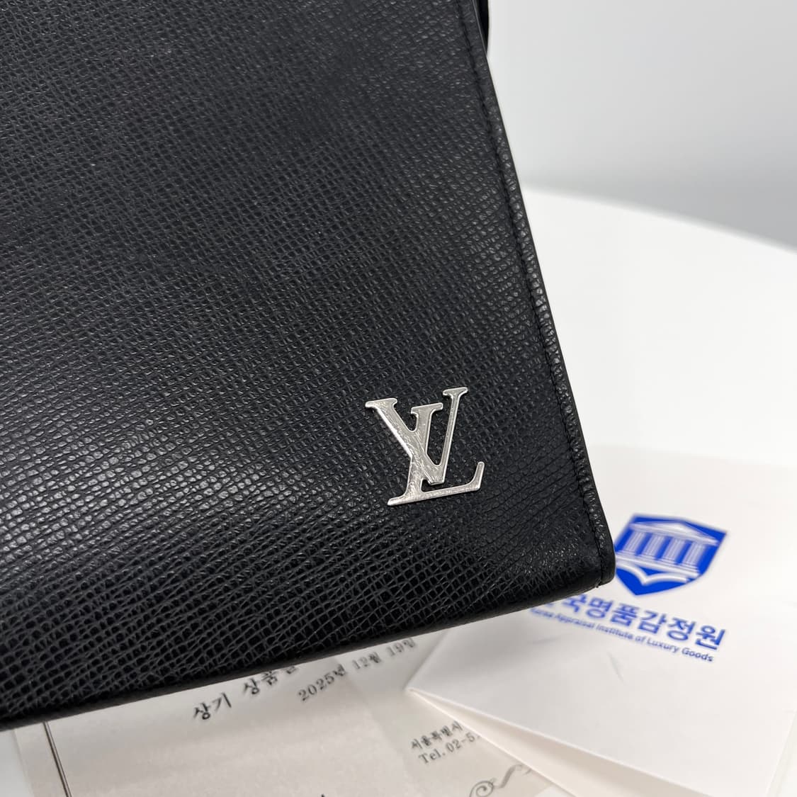 루이비통 LV 타이가 포쉐트 보야주 클러치백 블랙 (M30450) 상품이미지6