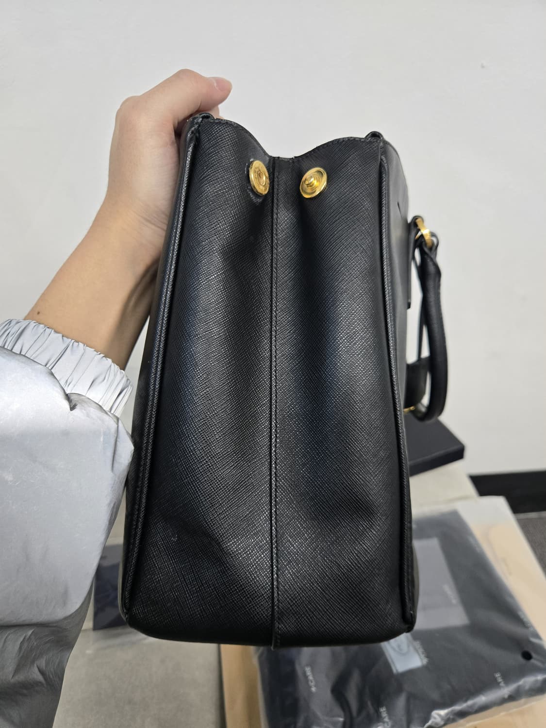 [보증서 정품]프라다 사피아노 토트백 상품이미지4