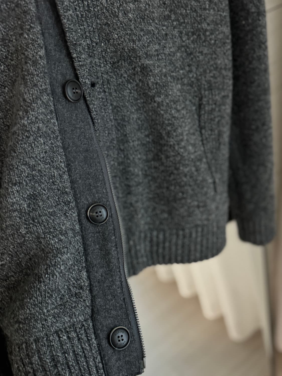 🖤 헤지스(Hazzys) 방풍 니트 집업 (100) 상품이미지7