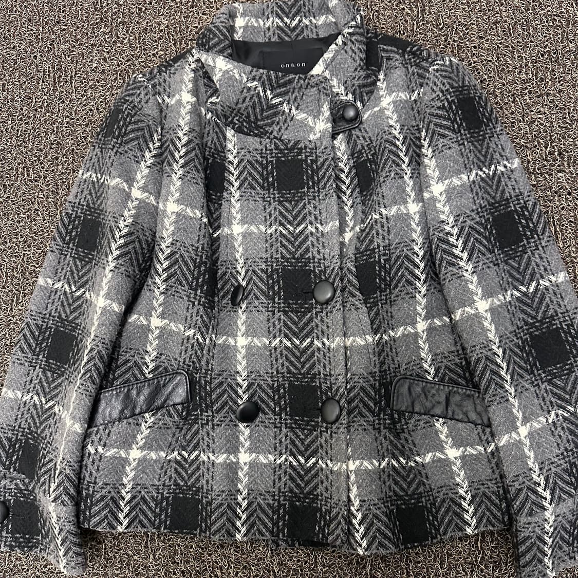 on&on 온앤온 여성 체크 패턴 자켓 66사이즈 상품이미지3