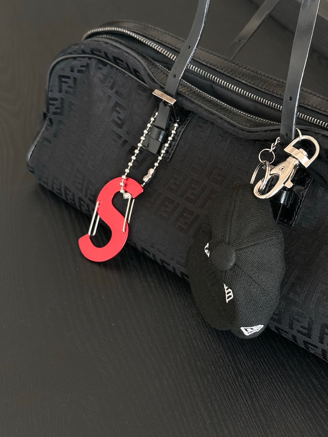 펜디 바게트백 블랙 은장 상품이미지8