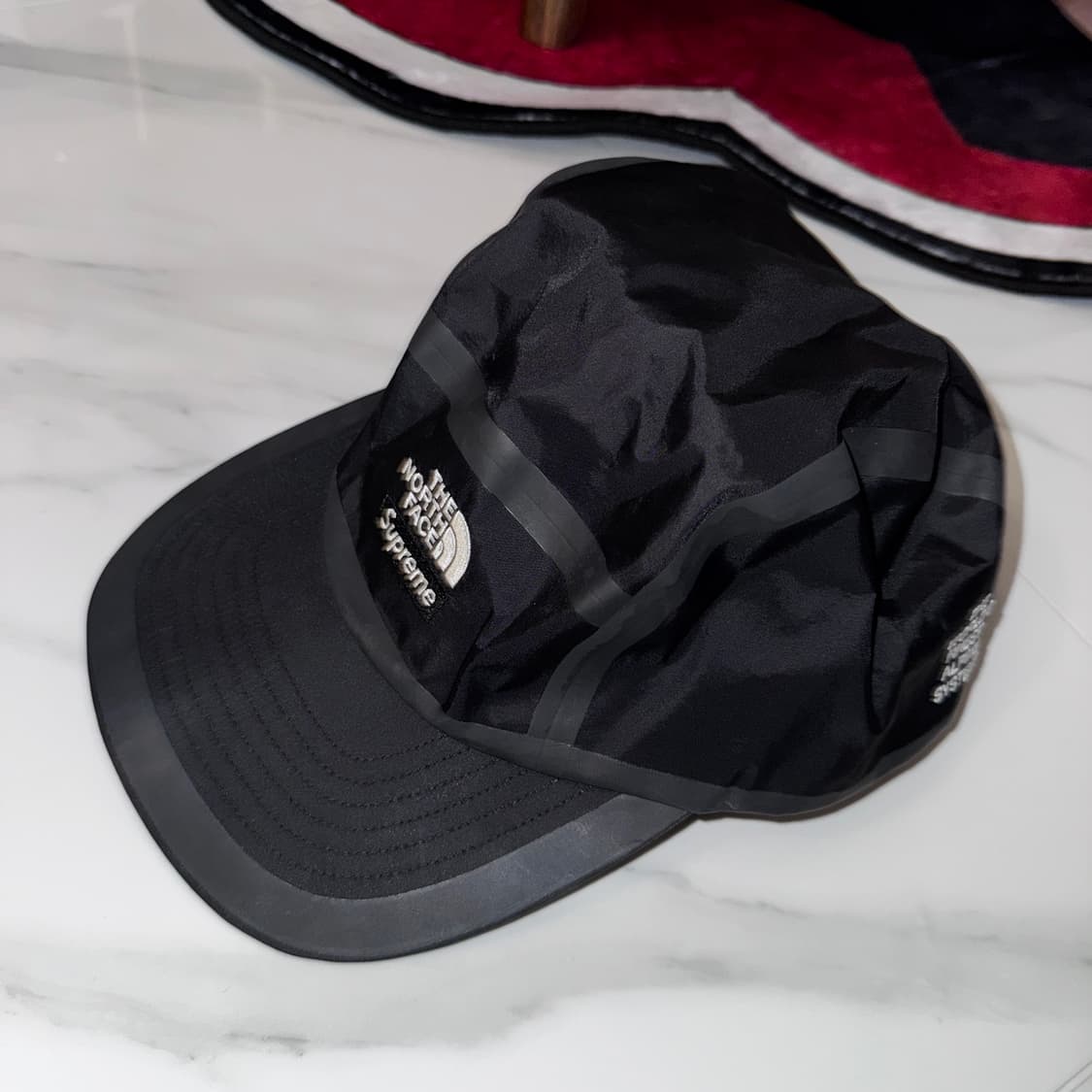 슈프림 x 노스페이스 서밋 시리즈 아우터 테이프 심 캠프캡 블랙 - 21 상품이미지1