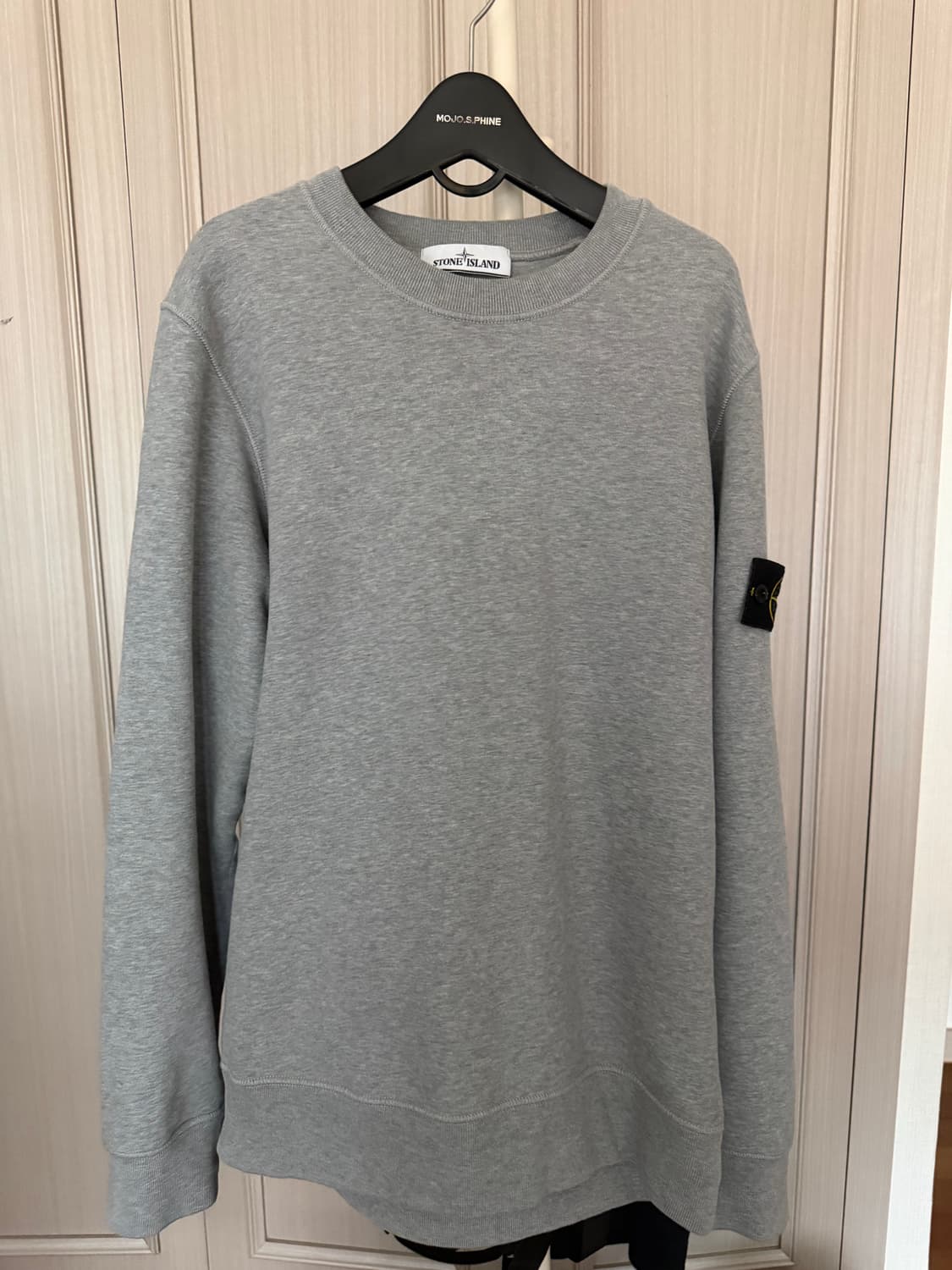 스톤아일랜드 그레이 맨투맨 신형 새상품급 상품이미지1