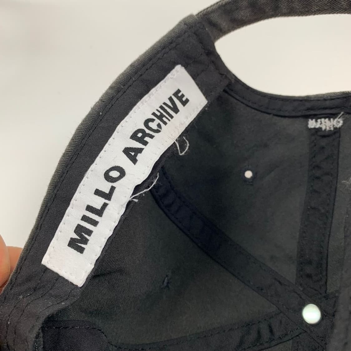 밀로 아카이브 빈티지 워싱 레터링 볼캡 차콜 상품이미지6