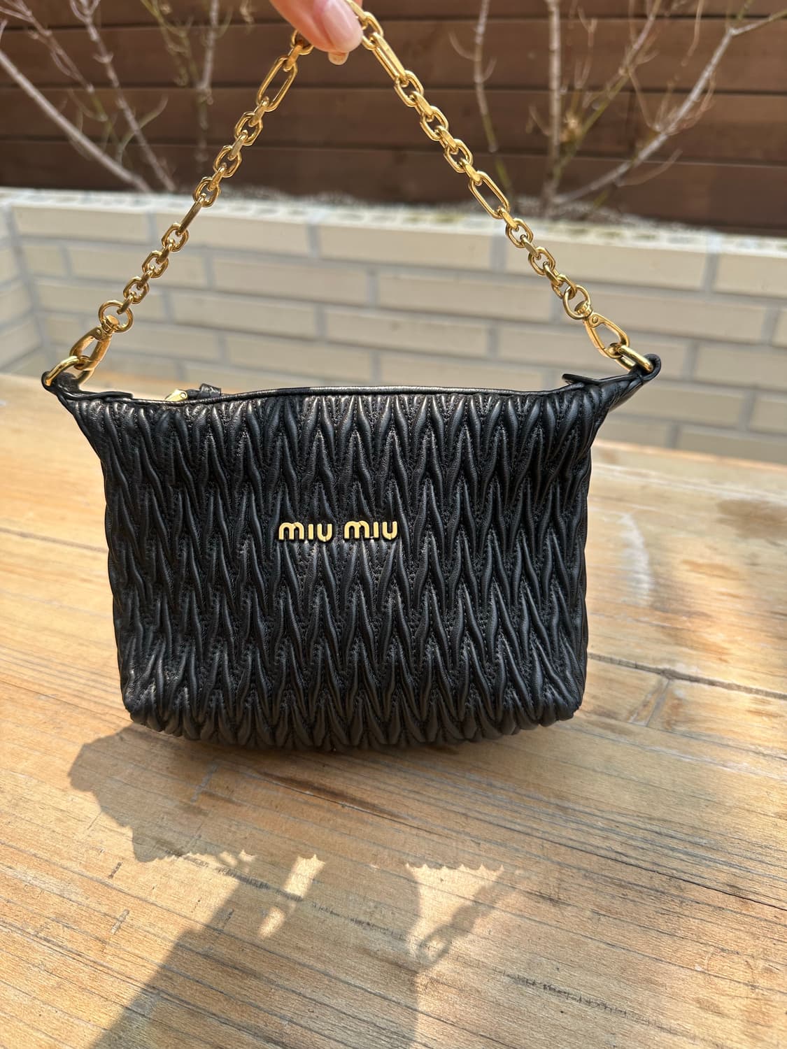 [정품] 미우미우 레더 스피릿 호보백 상품이미지2